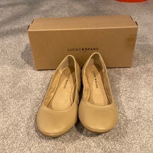 Lucky Brand nude flats! Size 9